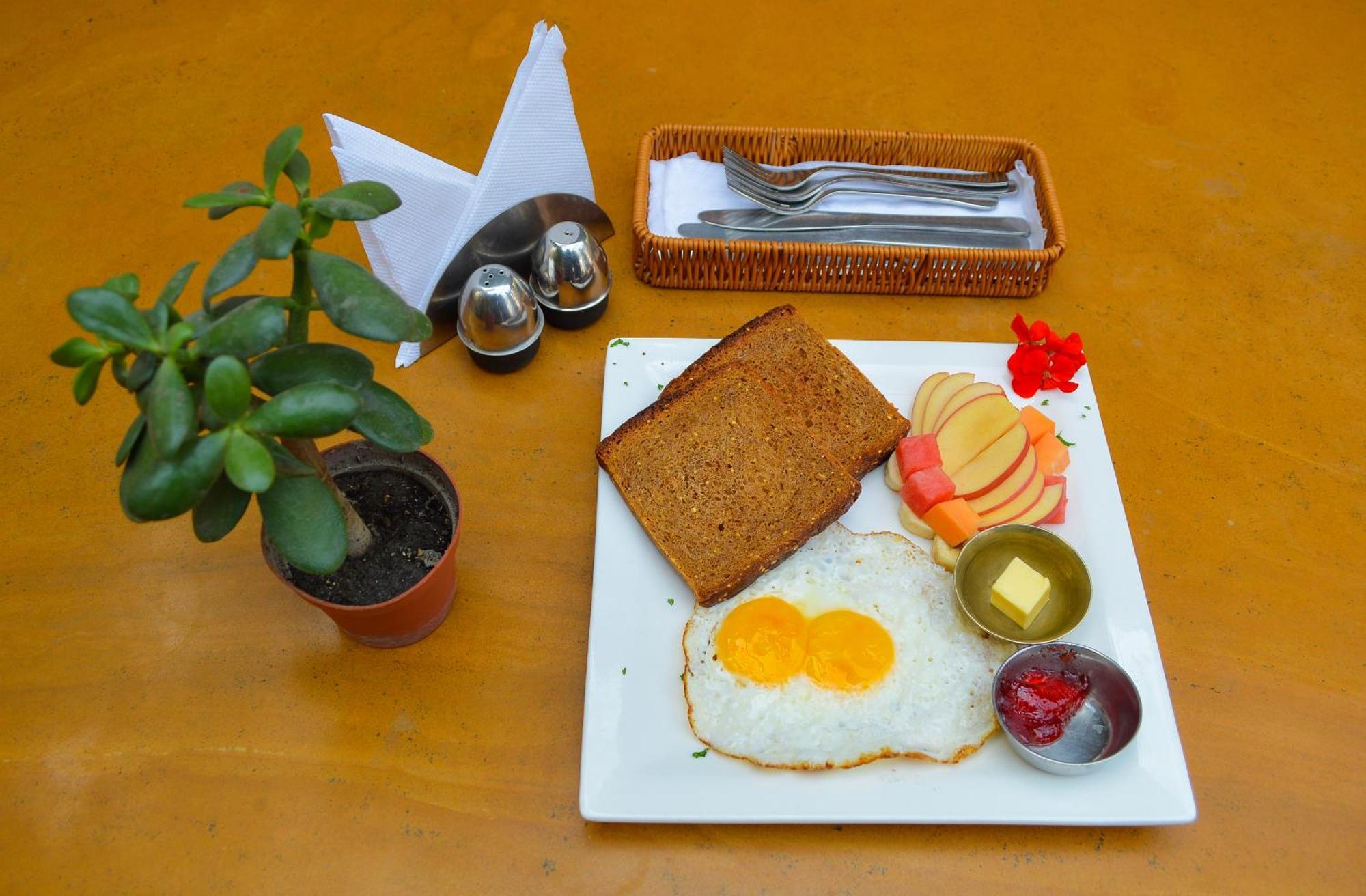 Thamel Grand Hotel Kathmandu Bagian luar foto